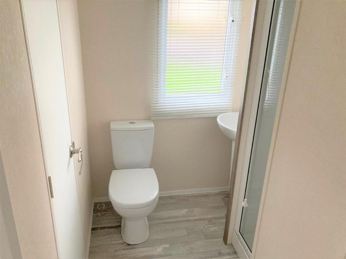 Campsite 3 Bedroom Modern Caravan Sleeps Up To 8 Millom